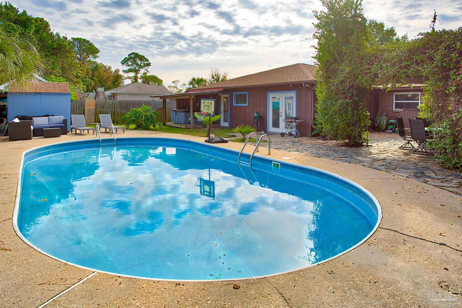 Property Photo: 3262 West Ave FL 32563