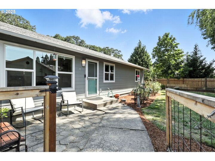 Property Photo:  3585 NE Brogden St  OR 97124 