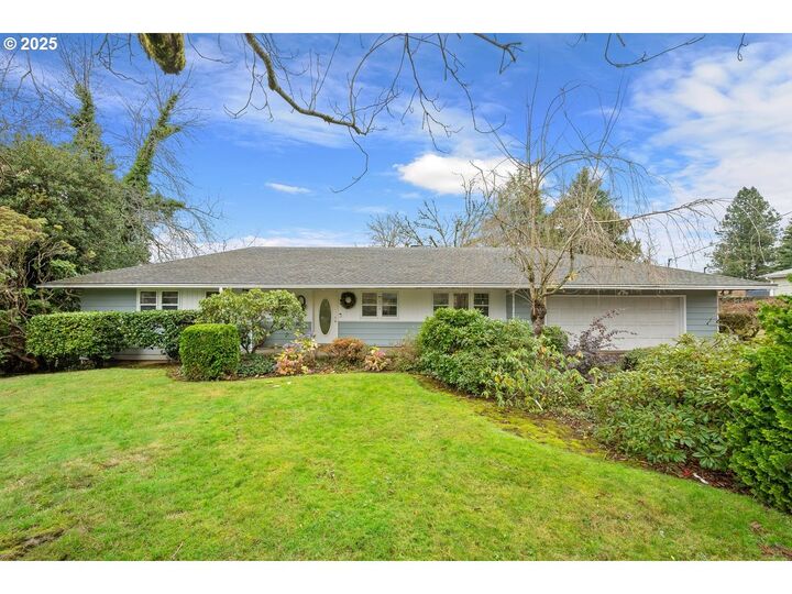 Property Photo:  13223 SE Harold St  OR 97236 