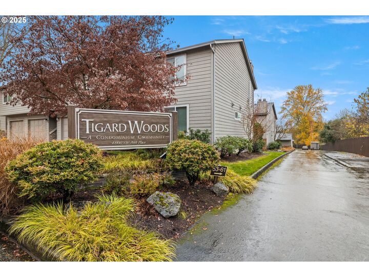 Property Photo: 10900 SW 76th Pl 46 OR 97223
