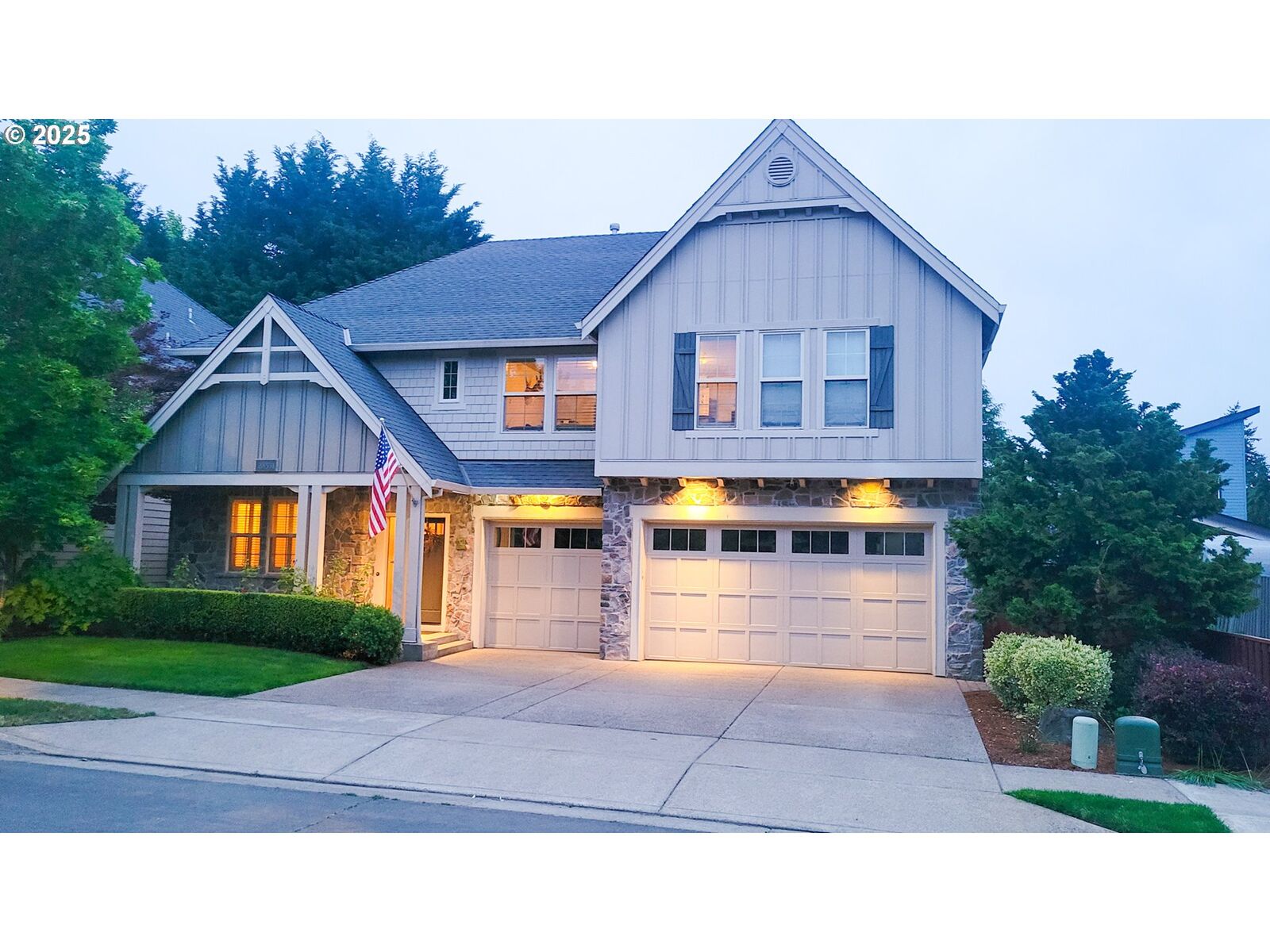 Property Photo:  28571 SW Morningside Ave  OR 97070 