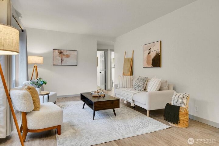 Property Photo: 1021 Walnut Street WA 98020