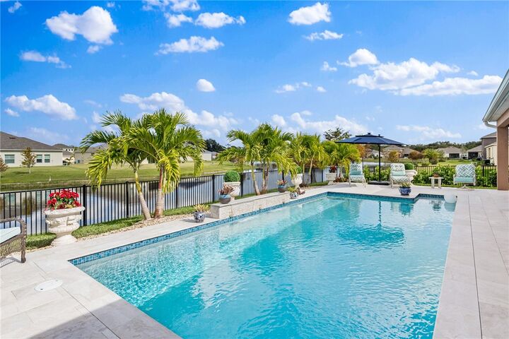 Property Photo:  6 52nd Square  FL 32968 