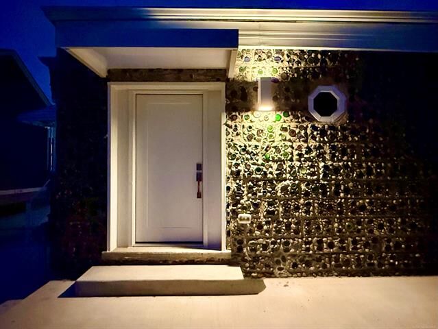 Property Photo:  39 W Elza Street  MI 48030 