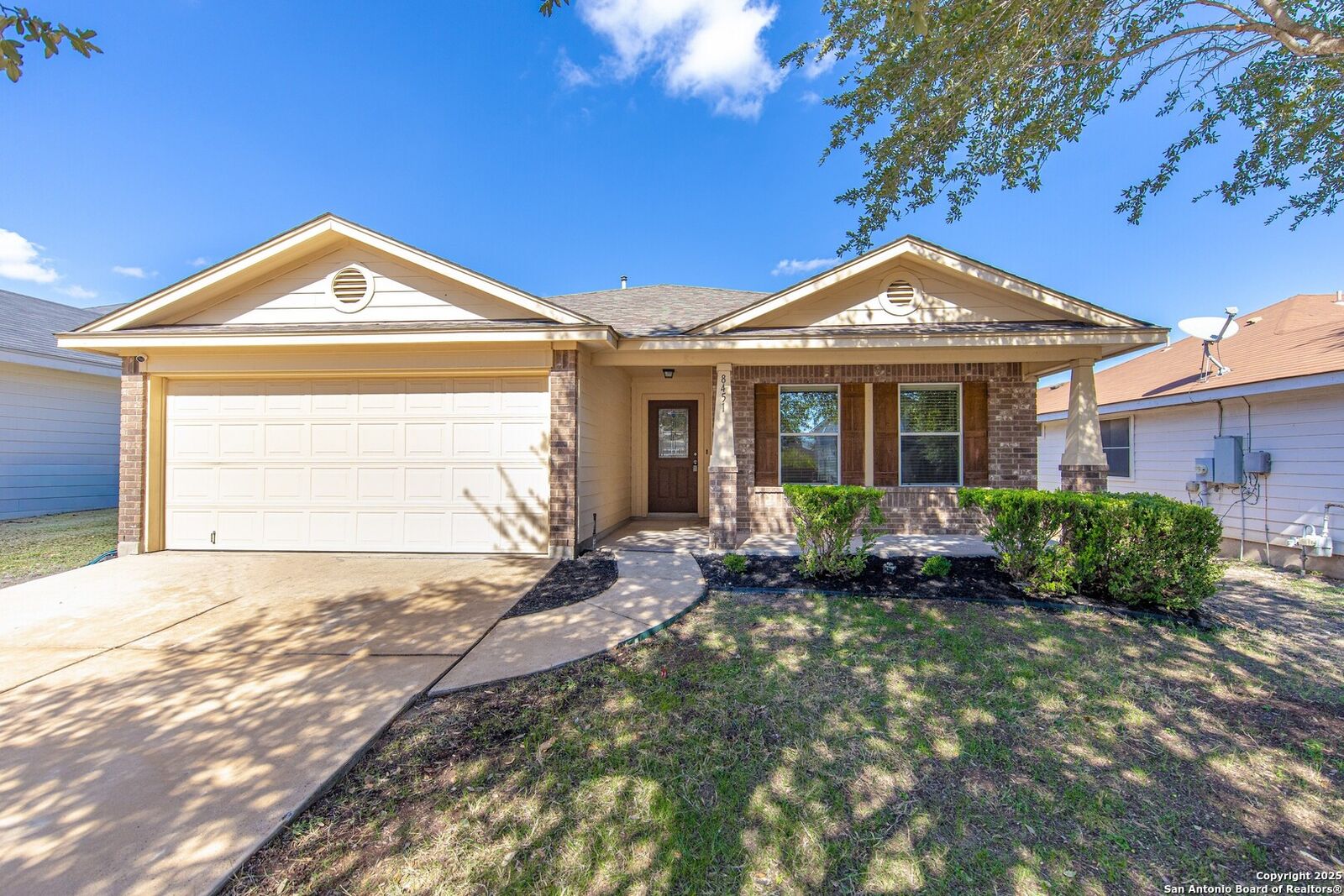 Property Photo:  8451 Blackstone Cove  TX 78109 