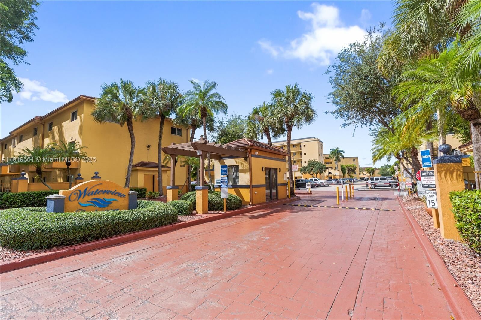 Property Photo: 14900 SW 82nd Ter 14-104 FL 33193