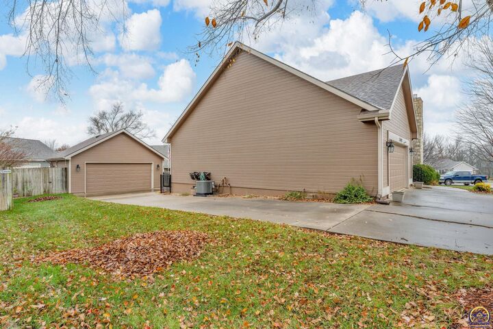 Property Photo:  2405 SE Saturn Dr  KS 66605 