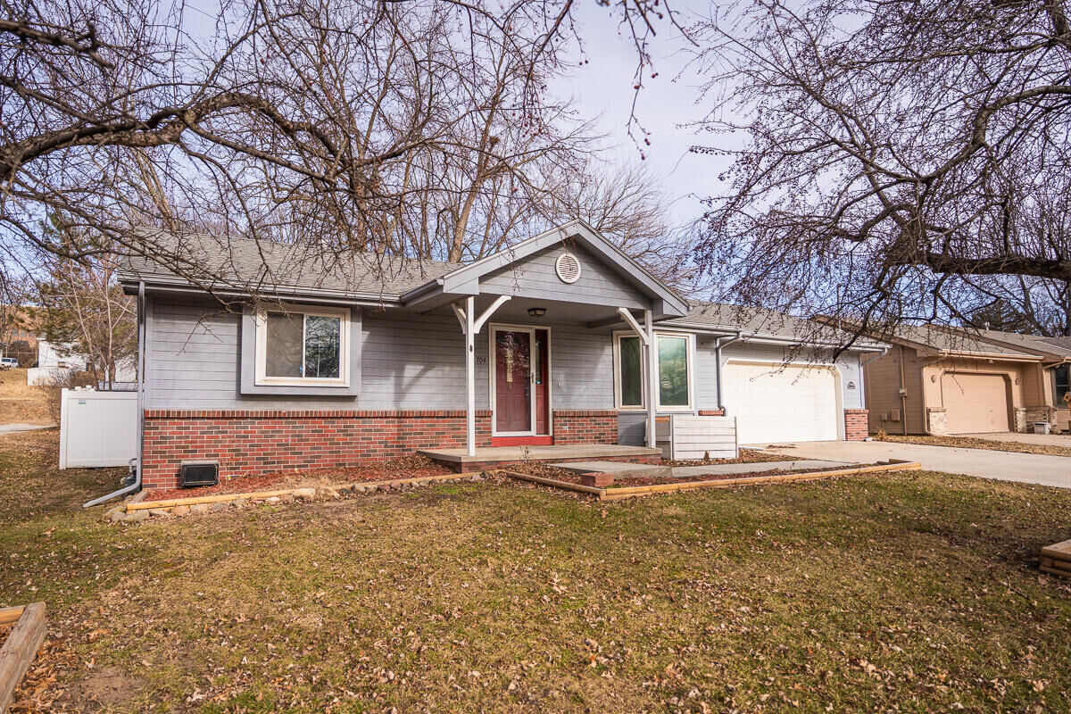 Property Photo:  704 Tyson  Street  IA 51534 