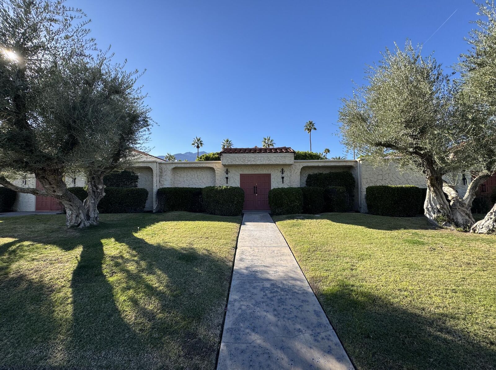Property Photo:  1833 S Araby Drive 3  CA 92262 