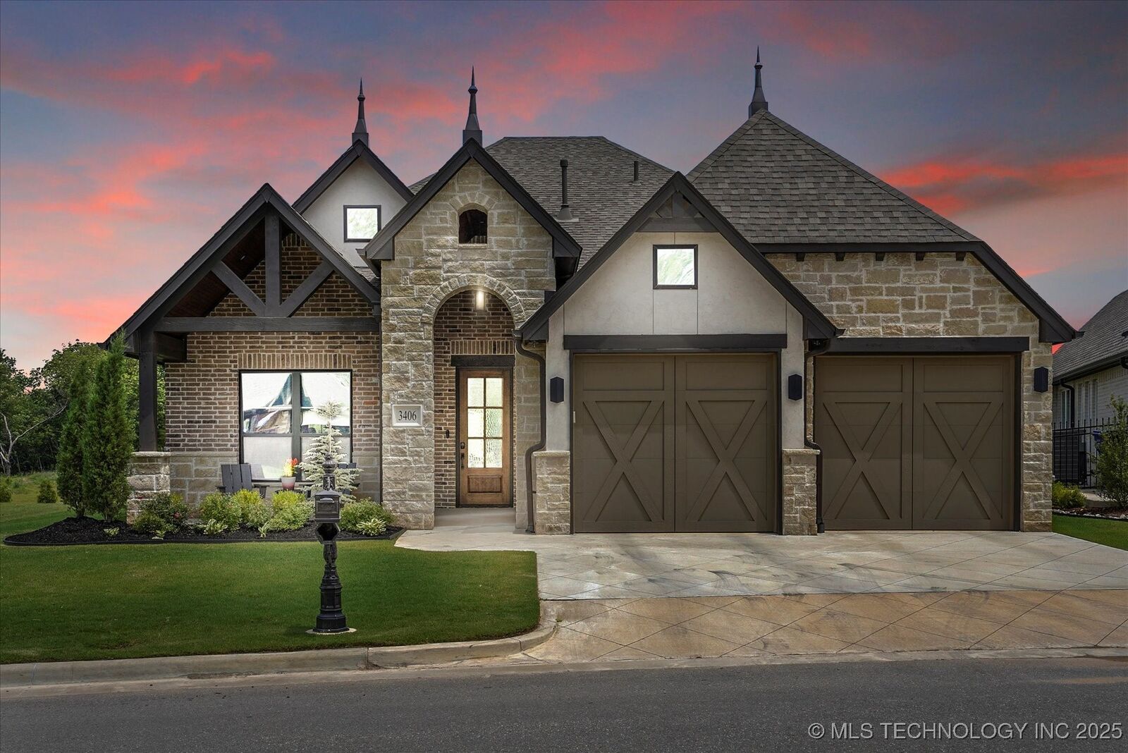 Property Photo:  3406 W Quantico Place  OK 74011 