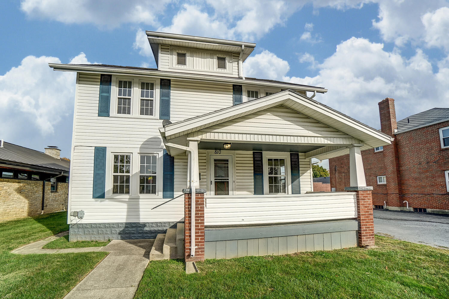 Property Photo: 1810 N Limestone Street OH 45503