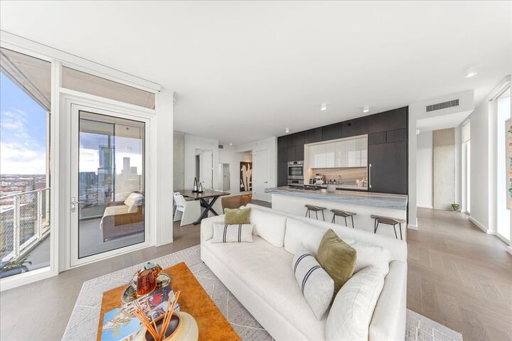 Property Photo: 313 W 17th Street 2405 TX 78701