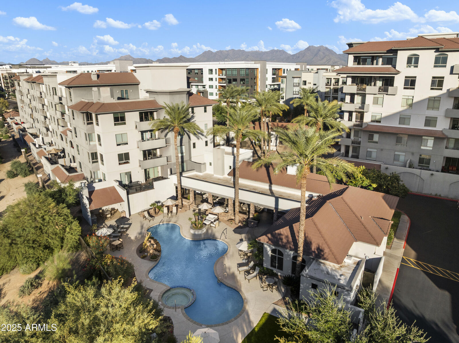 Property Photo:  15802 N 71st Street 503  AZ 85254 