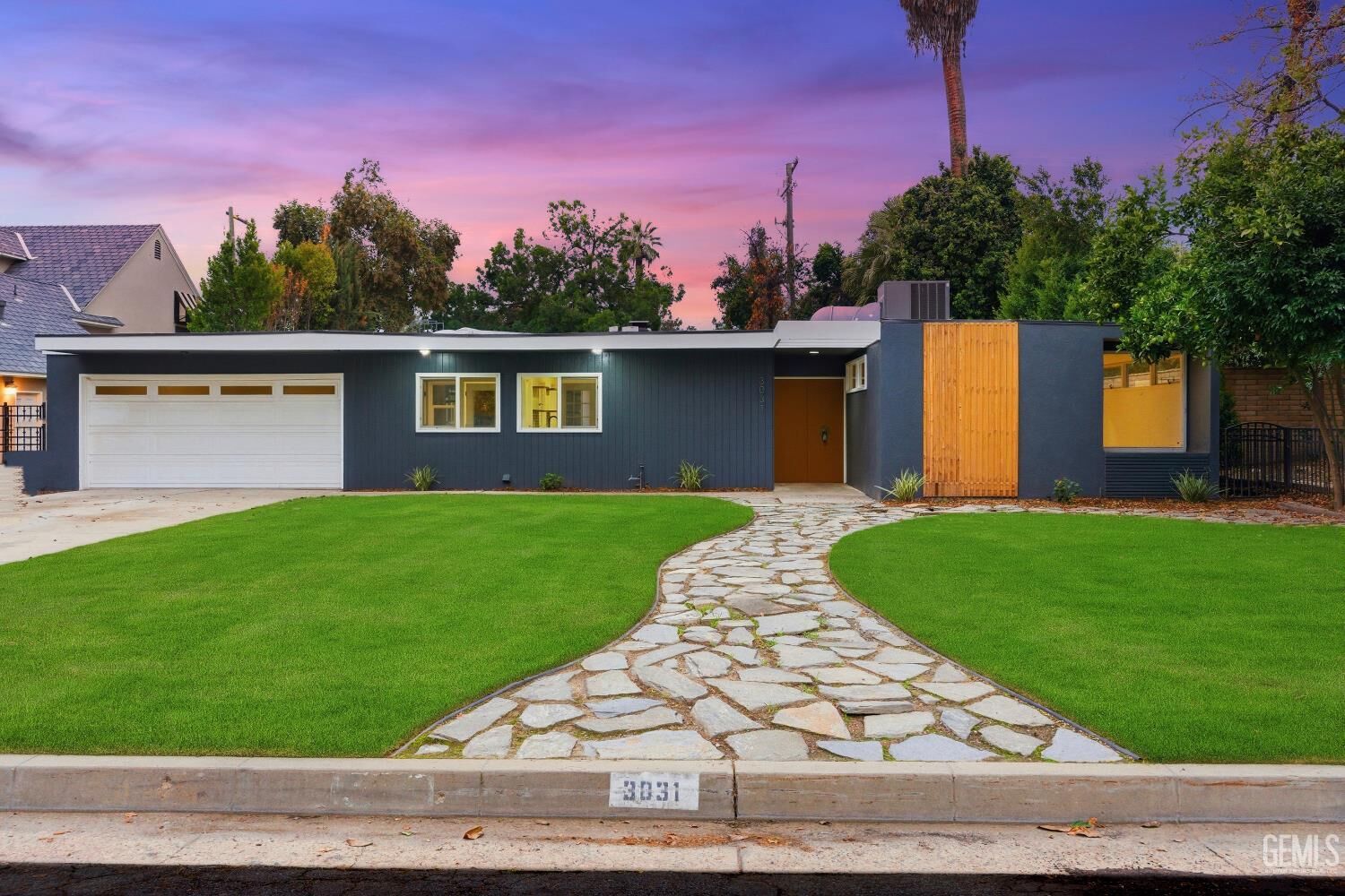 Property Photo:  3031 20th Street  CA 93301 