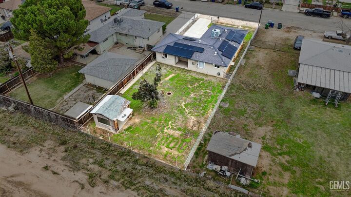 Property Photo:  1729 Melody Lane  CA 93308 