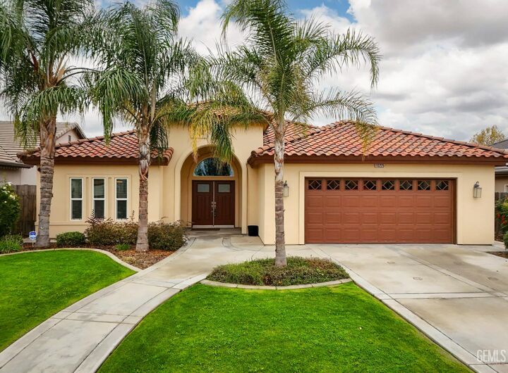 Property Photo:  10225 Azimuth St  CA 93306 