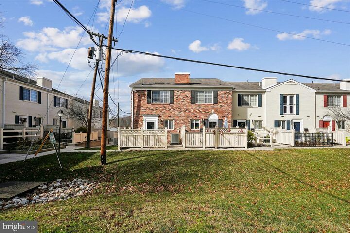 Property Photo:  1435 N Van Dorn Street C  VA 22304 