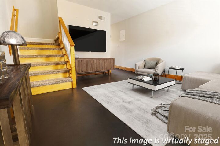 Property Photo: 638 Chipley Avenue NC 28205