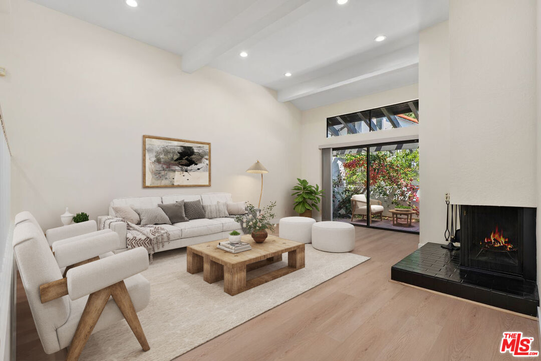 Property Photo:  1578 Michael Ln  CA 90272 