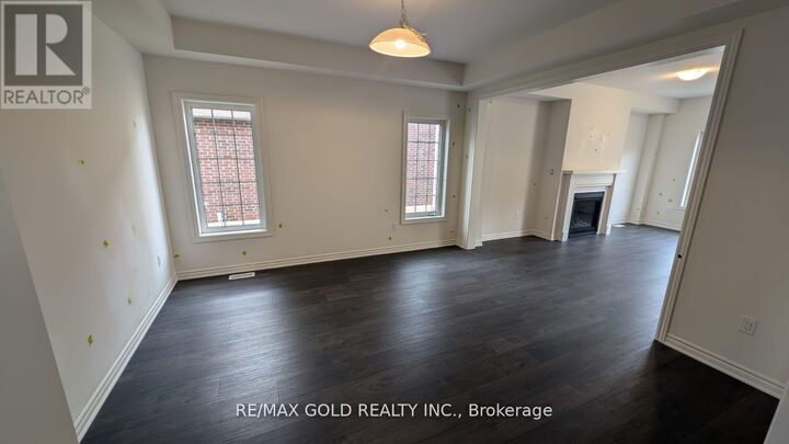 Property Photo:  230 McKenzie Drive North  ON L0M 1S0 