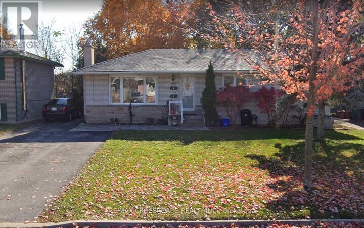 Property Photo:  89 Ottaway Avenue Upper  ON L4M 2X1 