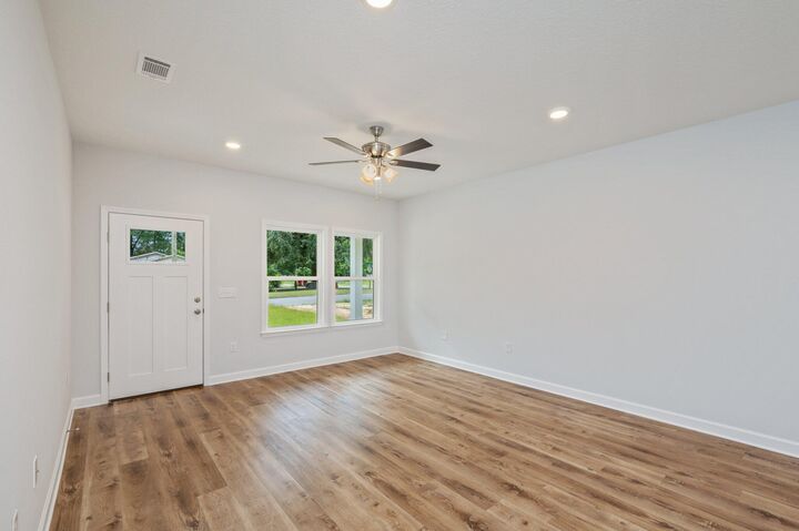 Property Photo: 579 Brock Avenue FL 32539