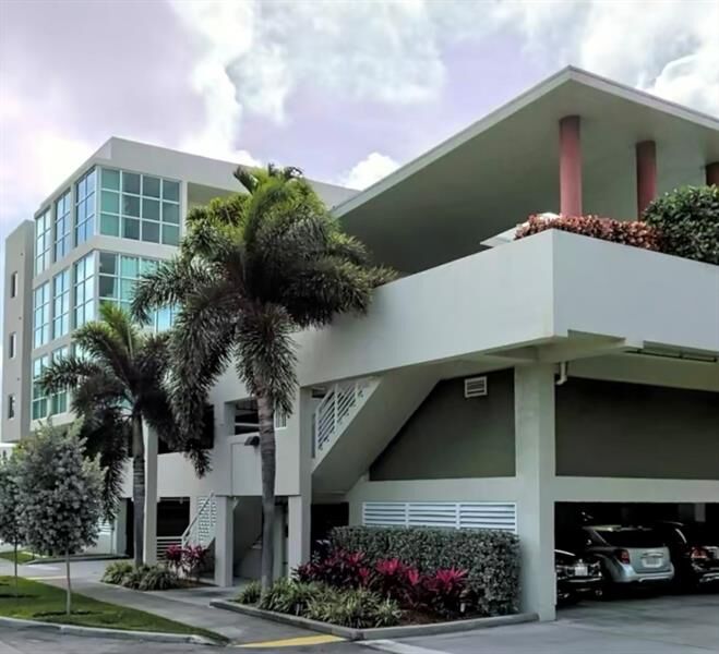 Property Photo:  2301 Wilton Drive R409  FL 33305 