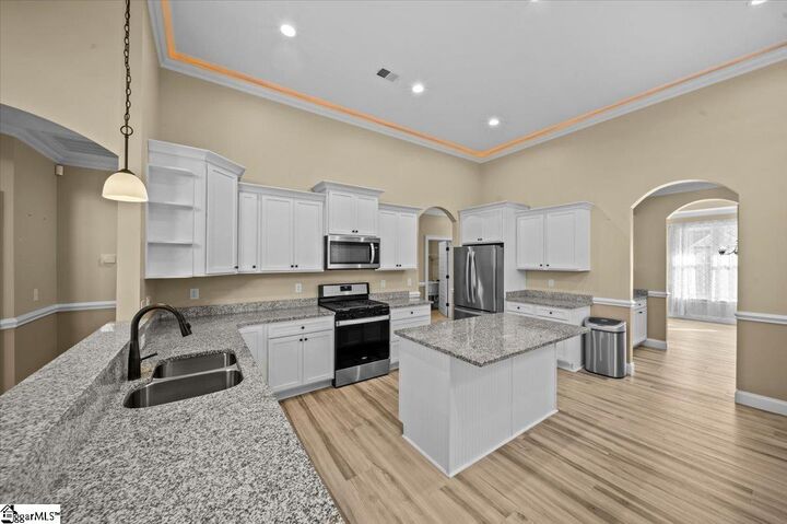 Property Photo: 402 Grantleigh Court SC 29680