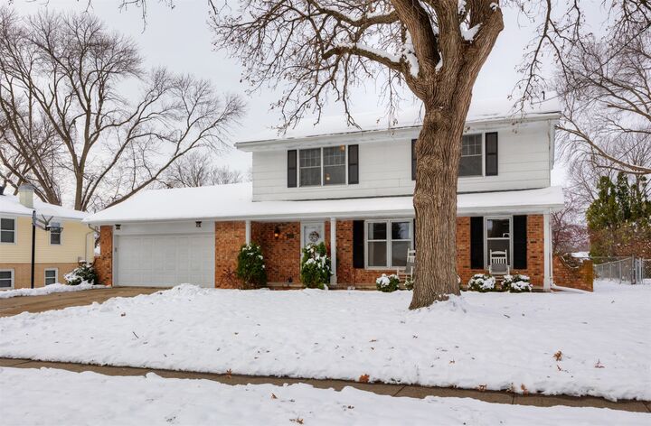 Property Photo:  4112 75th Street  IA 50322 