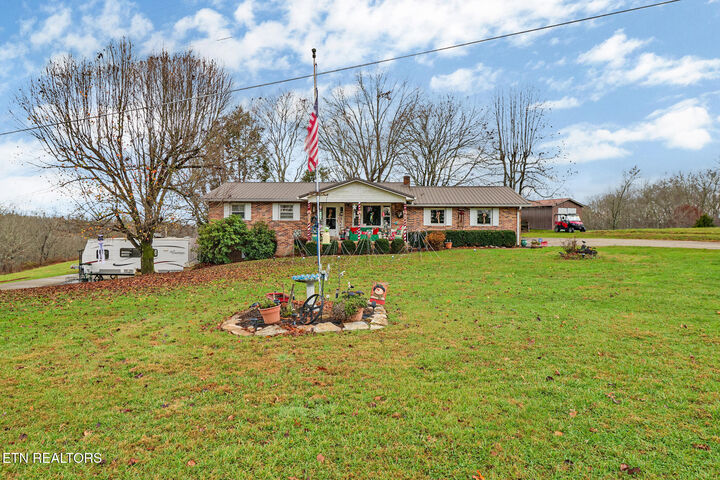 Property Photo:  2620 Deer Lodge Hwy  TN 37726 