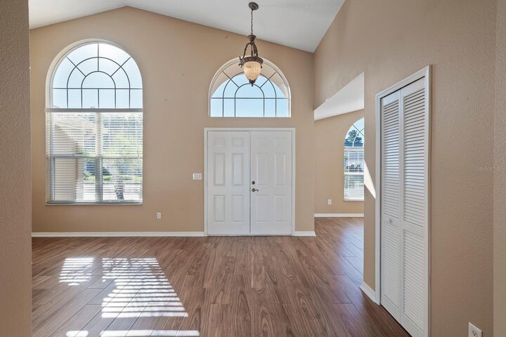 Property Photo:  1920 Turnberry Drive  FL 32765 