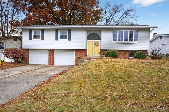 521 Norwich Drive  St Charles MO 63301 photo