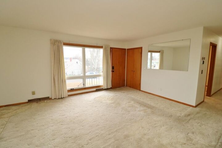 Property Photo:  425 11th Ave NE  ND 58703 