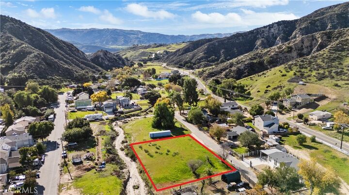 Property Photo:  2 Taft Ct  CA 91383 