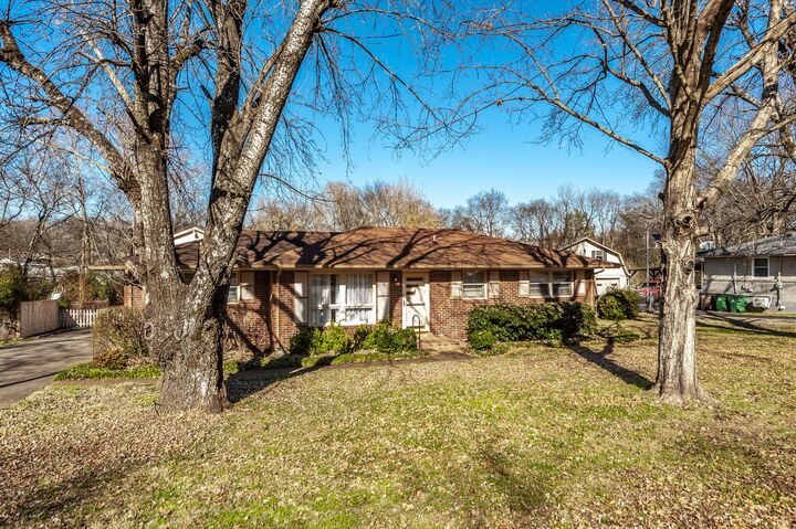 Property Photo: 910 Tuckahoe Dr TN 37115