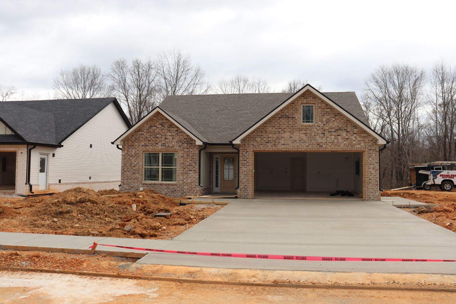 Property Photo:  615 Willow Park Dr  TN 37043 