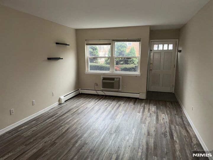 Property Photo:  52 Regency Park 52  NJ 07446 