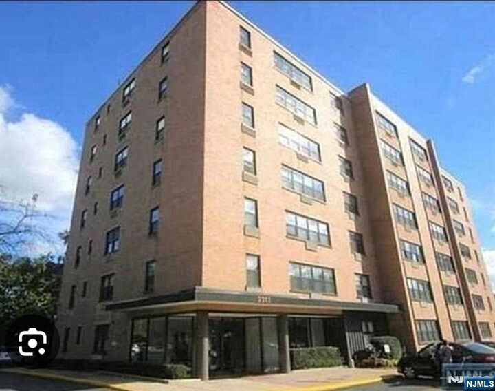 2352 Linwood Avenue 7G  Fort Lee NJ 07024 photo