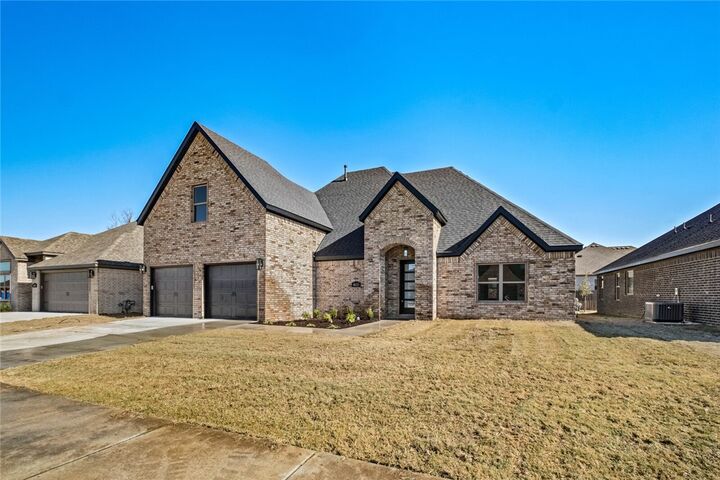 Property Photo:  4632 W Triangle Street  AR 72704 