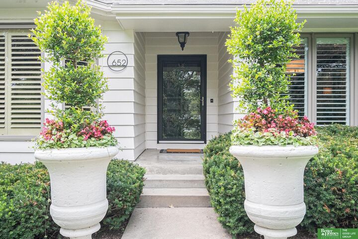 Property Photo:  652 N 66 Street  NE 68132-9999 