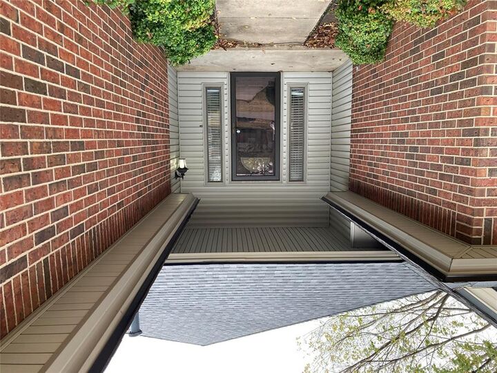 Property Photo: 405 Rhoades Court OK 73072