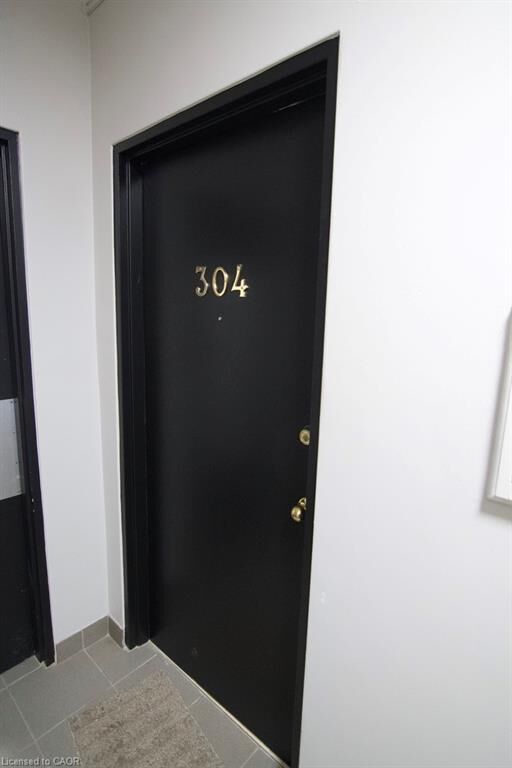 Property Photo:  122 Sixth Avenue 304  ON N2C 1R1 