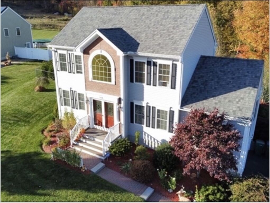 Property Photo:  204 Roosevelt St  MA 01420 