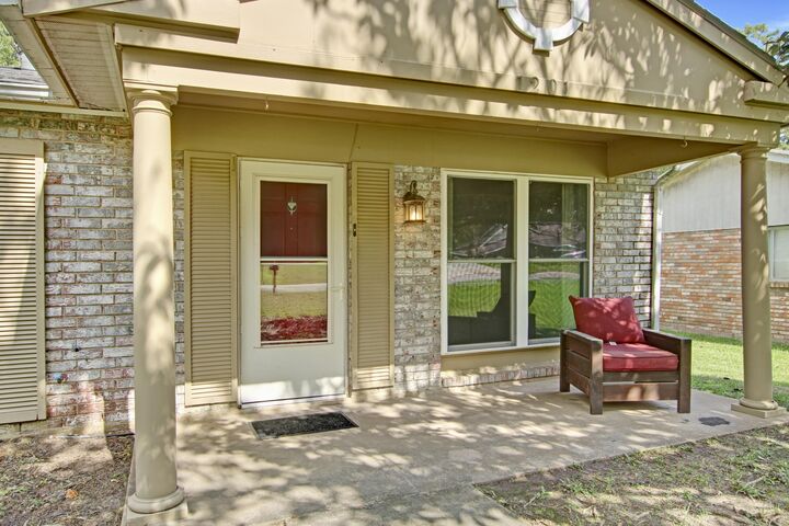 Property Photo: 1201 S 10th St LA 71446