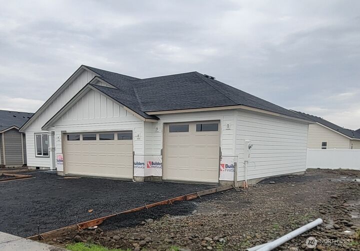 Property Photo:  1154  8th Avenue NE  WA 98823 