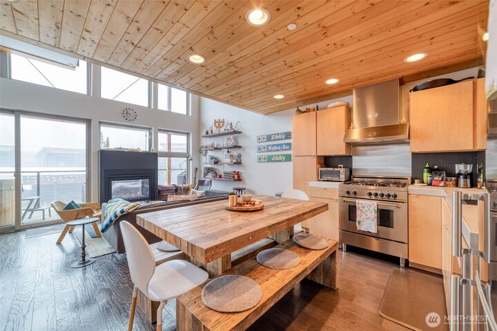 Property Photo: 250 Pass Life Way 2 WA 98068