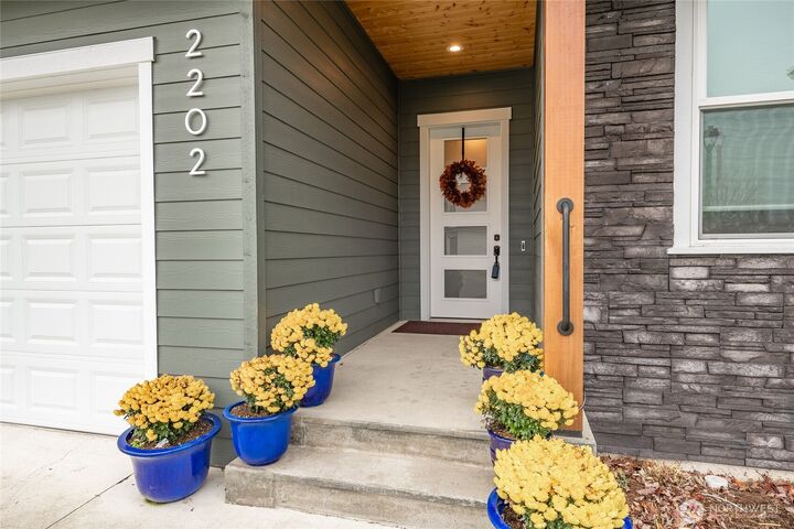 Property Photo:  2202  Berryman Loop  WA 98264 