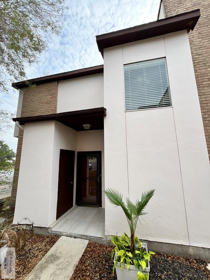 Property Photo: 4601 Carmen Ave. Apt. 1701 TX 78575