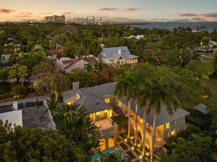 Property Photo:  3460 S Moorings Way  FL 33133 