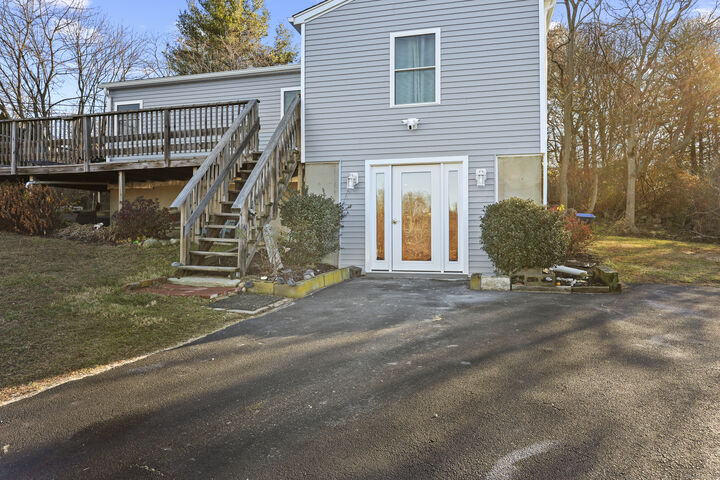 Property Photo:  58 Economy Drive 1  CT 06498 
